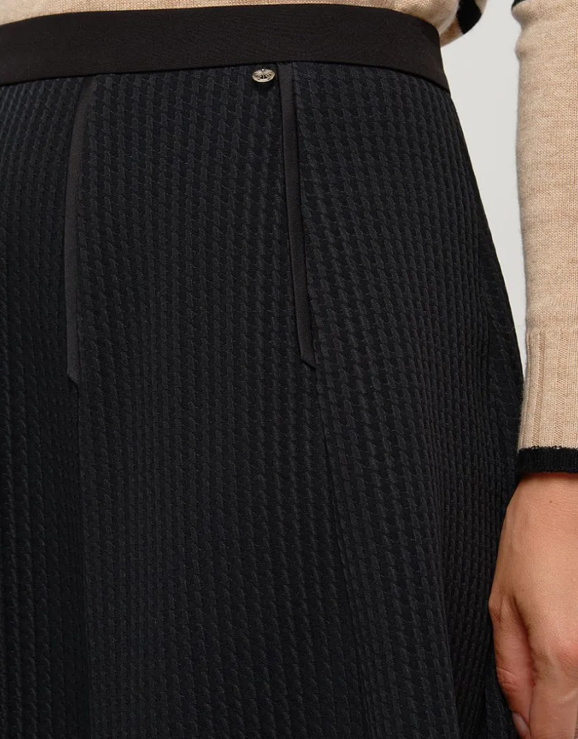 Discount Jupe noire évasée gaufrée Jupes|Robes & Jupes